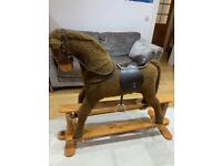 makro rocking horse